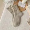 Nuevos calcetines gruesos y cálidos de rizo para otoño e invierno para casa y dormir, amigables con la piel y cómodos, estilo retro, calcetines de media pantorrilla con forro polar para mujer