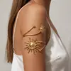 Pulsera de Brazo de Metal con Diseño de Girasol Hueco Popular Transfronteriza, Elegante y Versátil con un Toque de Lujo, Accesorio de Mano de Diseño Abierto Ajustable para Mujeres