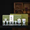 Juego de Té Kung Fu Personalizado de Porcelana Blanca Dehua con Tazón de Tapa de Tres Piezas, Taza de Compartir de Vidrio, Juego Pequeño, Juego de Regalo, Personalización Corporativa