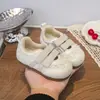Sapatos Infantis, Tênis para Crianças, Novo Estilo Primavera e Outono 2026, Tênis de Treino Alemão para Meninas, Versátil Casual Versão Coreana, Sapatos de Malha para Bebê
