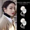 Pendientes sin perforación de perlas de agua dulce de Zhuji estilo japonés y coreano, de alta gama, simples, versátiles, clips para orejas, pendientes de botón de lujo ligero y accesorios de joyería