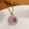 Colar de Aço Titânio Versátil e da Moda, Não Desbota, Banhado a Ouro 18K, Zircônia Microcravejada, Trevo de Quatro Folhas, Corrente de Clavícula Roxa de Luxo Leve para Mulheres