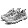 Zapatos de papá transpirables de malla con suela gruesa, modelo nuevo para todas las estaciones, zapatillas deportivas casuales para exteriores, zapatillas de running de moda para estudiantes jóvenes y hombres