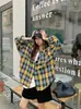 Toma real: Camisa de manga larga a cuadros con bloques de color, versátil, informal, de corte holgado, estilo coreano ins, nueva para otoño e invierno, para mujer 19616