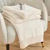 La nueva manta de punto de Amazon es una manta suave para el sofá, adecuada para siestas, una manta cálida para las rodillas y una manta para el aire acondicionado, adecuada para todas las estaciones.