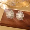 Pendientes de Flor Plegada Hueca de Diseñador Únicos con un Estilo Minimalista de Alta Gama, Pendientes de Botón de Moda Versátiles para Mujer