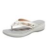 Chinelos para mulheres 2024 Verão novo strass fivela de metal leve casual cunha oca plus size chinelos