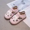 Sandálias Fechadas Vazadas Estilo Retrô para Meninas, Sapatos Princesa de Verão com Laço e Solado Macio para Meninas Pequenas, Sapatos de Bebê para Combinar com Vestidos