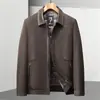 Chaqueta de Piel para Hombre 2026 Invierno Cuello Patchwork Chaqueta de Plumas de Cuero Engrosada Aislante Térmico Cálida Casual Ropa de Trabajo Abrigo de Plumas