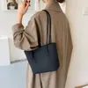 Bolso grande tejido retro para mujer, nuevo bolso tote coreano simple de moda 2026, bolso de hombro de gran capacidad para el día a día