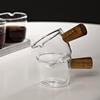 Copo pequeno de leite de vidro borossilicato transparente de alta qualidade, copo pequeno de café, jarra pequena de leite para suco de vidro transparente com alça de madeira criativa para uso doméstico