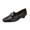 Mocasines Cuadrados Retro Británicos con Hebilla Metálica para Mujer, Nuevos Mocasines sin Cordones de Tacón Bajo con Corte Profundo, Zapatos Pequeños de Cuero para Viajar al Trabajo para Mujer
