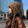 Chapéu Plush e Fofo para Outono e Inverno, para Circunferência de Cabeça Grande de Mulheres, Chapéu Lei Feng Quente e à Prova de Frio, Chapéu de Tricô Fofo com Orelhas de Proteção Amarráveis