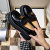 Nuevos Zapatos Mocasines de Cuero Genuino Estilo Primavera Punta Redonda Hebilla Dorada Arco del Triunfo Suela Gruesa para Mujer, Zapatos Planos de Cuero Versátiles
