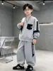 Conjunto de moda de otoño estilo coreano para niños Beikefei, sudadera holgada informal y pantalón de chándal, traje deportivo para niños mayores, ropa de otoño