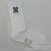 Nuevos Calcetines Bordados con Letra Ny de Estilo Coreano para Hombres y Mujeres, de Caña Alta, Calcetines Modernos para Todas las Estaciones, Calcetines Deportivos Versátiles para Parejas