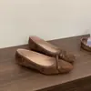 Sapatos Femininos Estilo Francês Bico Quadrado Salto Anabela com Laço Brisa Noturna 2025 Novo Modelo com Sapatos Slip-On para Saia