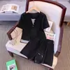 Conjunto para Mulheres Plus Size que Esconde a Barriga, Moda de Rua Verão Estilo Coreano Camiseta de Manga Curta e Shorts Versátil Conjunto de Duas Peças