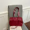 A nova bolsa tote de grande capacidade de Shuai Mi, uma bolsa de ombro casual e estilosa, uma bolsa de axila moderna e fashion