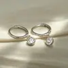Pendientes Individuales de Circonita, Clips para Orejas, Pendientes para Mujer, Lujo Ligero, Modernos, Versátiles, Personalizados, Sencillos, Joyería de Oreja de Gama Alta al por Mayor