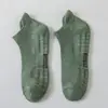 Calcetines Deportivos de Rizo con Base de Toalla Transfronterizos Yilu para Hombre, Calcetines de Media Caña, Calcetines Largos Negros y Blancos para Correr y Baloncesto, Venta al por Mayor