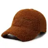 Boné de Baseball de Lã de Cordeiro Feminino para Outono e Inverno, Quente Boné de Lã Teddy com Letras Bordadas, Estilo Coreano, Emagrecimento Facial, Forrado com Fleece e Espessado