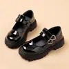 Zapatos Pequeños de Cuero Huecos para Niñas 2026 Primavera/Otoño Nuevos Zapatos Mary Jane Suaves y Cómodos para Niños Medianos y Mayores