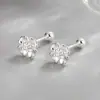 Aretes de Rosas Atornillables para Mujer, Pequeños y Delicados, Accesorios Florales Frescos y Dulces para Primavera y Verano, No Necesitan Quitarse al Dormir, Anticaída, Diseño Simple