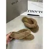 Pantuflas peludas para mujer, nuevas pantuflas cálidas engrosadas para interior de otoño e invierno, adecuadas para usar en exteriores, pantuflas de algodón con soporte para el arco, pantuflas de tira cruzada