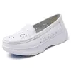 Zapatos Nuevos para Enfermeras para Mujer Suela Suave Transpirables Cómodos Pie sin Olor Huecos Antideslizantes Planos de Cuero Transpirables Médicos Blancos