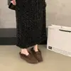 Sapatos femininos sem cadarço para aumentar a altura, novo estilo de inverno 2026, forrados com fleece para aquecer, casuais e confortáveis, com laço e design fofo