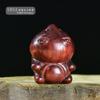 Escultura em sândalo verde desenho animado côncavo homem brincando pequeno monstro faça você mesmo chaveiro bolsa pingente celular corrente brinquedo de bebê