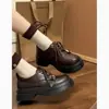 Zapatos de cuero para mujer color café, que aumentan la altura, con suela gruesa, nuevo modelo de otoño 2026, adecuados para combinar con faldas, mocasines estilo británico retro con suela blanda