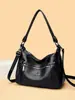 Bolsa Feminina Modelo Novo 2026 para Comércio Exterior, Bolsa Mãe de Couro Macio, Bolsa de Ombro Transversal para o Braço, Bolsa de Mão Simples e Elegante para Mulheres de Meia-Idade