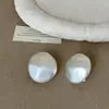 Brincos de Tarraxa Metálicos Semicírculos Geométricos Côncavos-Convexos Escovados para Mulheres, Brincos Elegantes Versáteis da Moda Leve de Luxo