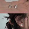 2023 Cuatro Estaciones Combinación Perfecta Exquisitos Aretes de Sensación Fría Mismo Estilo del Pequeño Libro Rojo Estilo Frío Aretes Nicho Super Hada