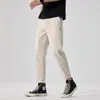 Calças Masculinas de Seda Gelada 2026 Verão Finas Slim Fit Versáteis Casuais Comprimento Nove Décimos para Jovens Homens