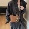 Bolsa Pequena Retrô para Mulheres no Outono e Inverno, Versátil Nova Super Popular 2025 Bolsa de Ombro Transversal, Bolsa Saco Popular Deste Ano