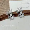 Conjunto de Colar e Brincos Pérola Brilhante Diamante Cruzado Europeu e Americano Retrô, Luxo Leve, High-End, Design Robusto Corrente para Clavícula