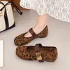 Zapatos retro de mujer estilo francés con suela blanda y que aumentan la altura, nuevo modelo principios de otoño 2026, elegantes zapatos Mary Jane para ir al trabajo con cierre de velcro
