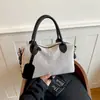 Bolsa de ombro grande de estilo europeu e americano, soft-shell, nova para 2026, transfronteiriça, bolsa transversal moderna e versátil para o dia a dia, bolsa feminina
