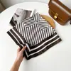 Nuevo Estilo de Otoño Bufanda de Seda con Patrón de Espiga de 70 cm, Pañuelo Cuadrado Rayado Retro, Bufanda de Seda de Alta Gama para Mujer, Moderno y Versátil