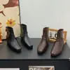 Botas Western retro de moda para mujer, colección invierno 2026, con punta cuadrada, tacón grueso y efecto adelgazante, con un estilo chic francés y diseño de bota Chelsea