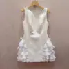 Vestido Blanco sin Mangas Estilo Chanel para Mujer, Modelo Nuevo para Figuras Petite, Elegante y Rejuvenecedor, con Diseño de Patchwork de Encaje, Vestido Elegante