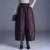 Garantia de Qualidade Antienvelhecimento Mãe Estilo Chinês Jacquard Formato Casulo Calças de Perna Larga Novas Calças de Nove Pontos Botão Casual Calças Calças para Botas Femininas