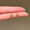 Aretes dinámicos con forma de diamante, de cielo estrellado con incrustaciones de diamantes, para mujer, pequeños, exquisitos y sofisticados