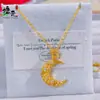 Colar com Pingente Popular de Cobre Banhado a Ouro para Mulheres com Designs de Estrela, Lua e Flor, Apresentando Motivos Florais Vazados e de Lua