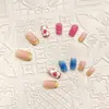 Uña Postiza de Gama Alta Hecha a Mano con Diseño Tallado de Longitud Media para Blanqueamiento con Cabeza Plana, Adhesivo Removible, Uñas Portátiles, Caja de Uñas a Presión