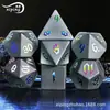 Venda Direta de Fábrica Jogo de Tabuleiro Dungeons and Dragons Dados Galvanizados com Palavras Vidro Cinza Dndrpg Dados de Cristal Grupo de Corrida Quebra-cabeça