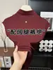 Camiseta de manga corta para mujer con pequeñas mangas acampanadas, nuevo modelo 2026, corte ajustado, elegante, versátil para ir al trabajo, con un pequeño cuello mao que ciñe la cintura